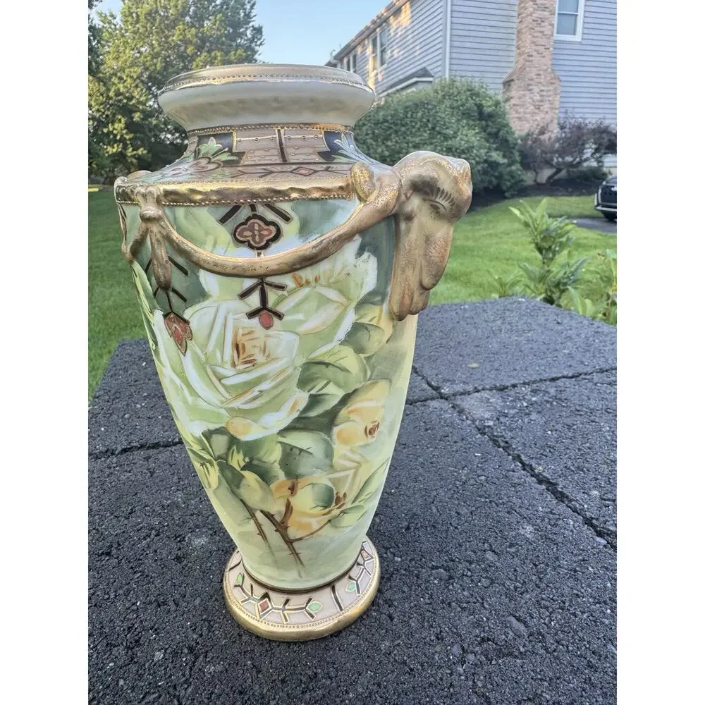 Antique Nippon Hand Painted Vase Roses Gold Moriage M in Wreath Morimura 9